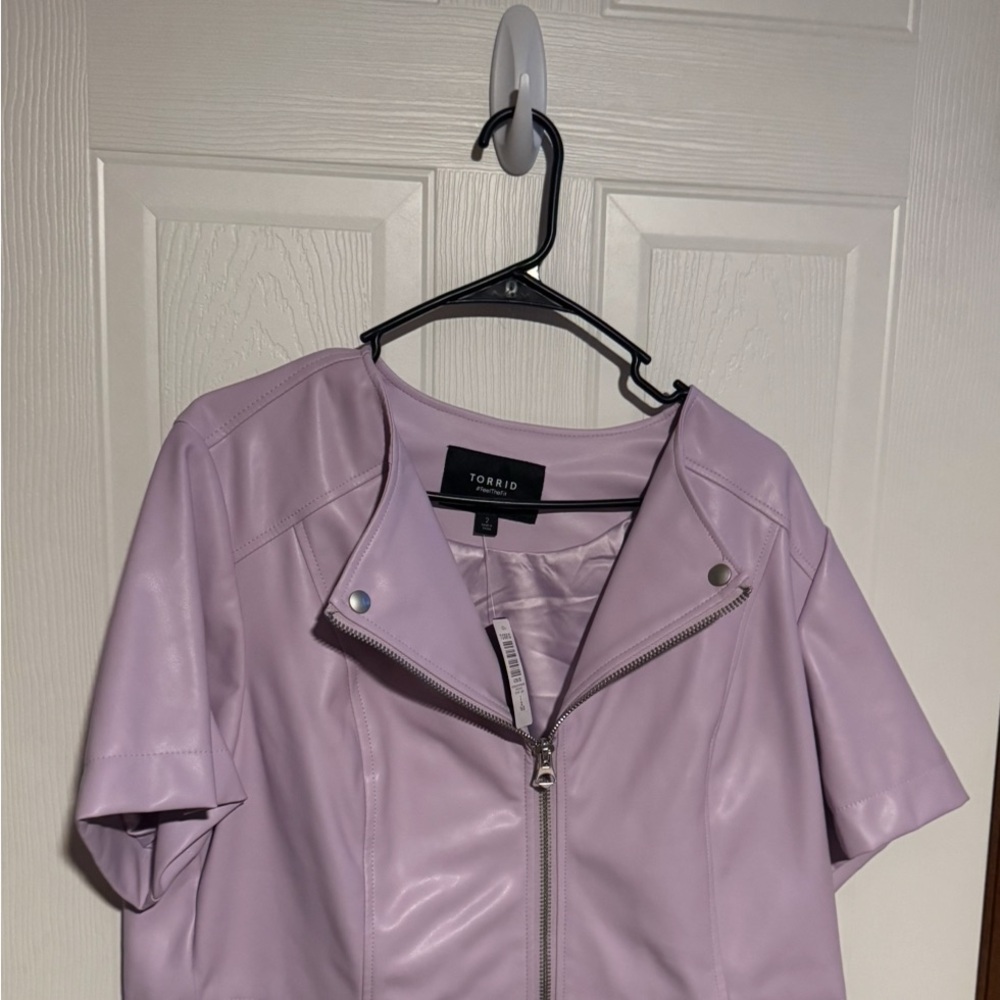 Torrid Women Faux Leather Short Sleeved Cropped Moto Jacket